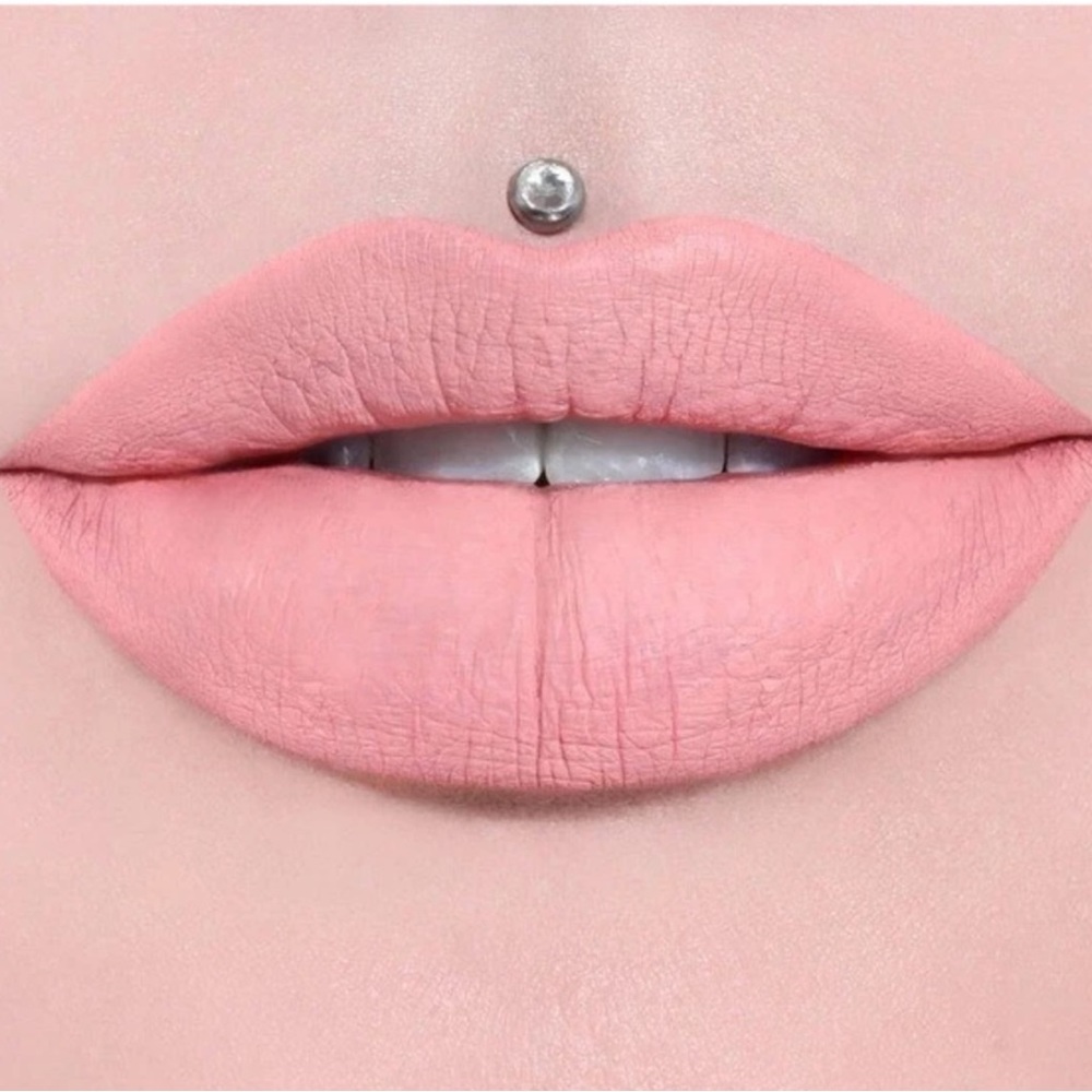Jeffree Star Velour Liquid Lipstick “Skin Tight”